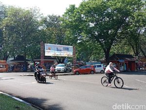 TMII Belum Buka Banyak Wahana, Warga Datang untuk Olahraga