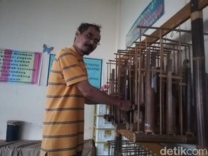 Menapaki Konsistensi Bambang Samsudin, Seniman Angklung di Sumedang Menapaki Konsistensi Bambang Samsudin, Seniman Angklung di Sumedang