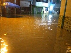 Kawasan Kampung Aur Medan Kebanjiran Lagi, Tinggi Air Capai 50 Cm
