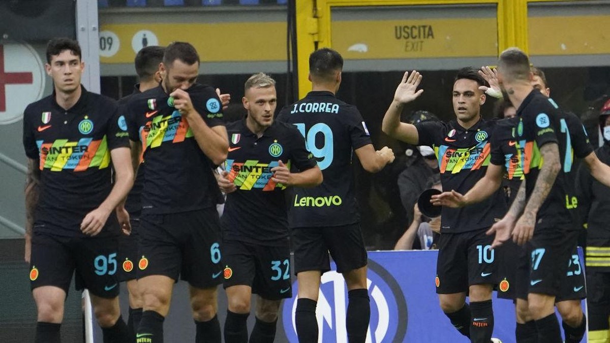 CEO Inter Milan Beppe Marotta menjamin akan menjaga daya saing klub dengan tidak menjual pemain bintang (Foto: Getty Images/Pier Marco Tacca)