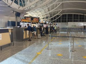 Dibantu Imigrasi, 73 WNA Australia Pulang Lewat Bandara Ngurah Rai Bali Dibantu Imigrasi, 73 WNA Australia Pulang Lewat Bandara Ngurah Rai Bali