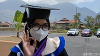 Kisah Inspiratif Gadis Pengidap Kanker Otak Jadi Lulusan Terbaik Uniga