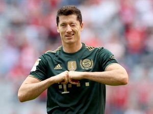 Bayern Menang Telak, Lewandowski Ukir Sejarah