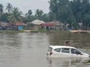 Polisi Periksa Saksi Terkait Jatuhnya Minibus ke Sungai Konaweha