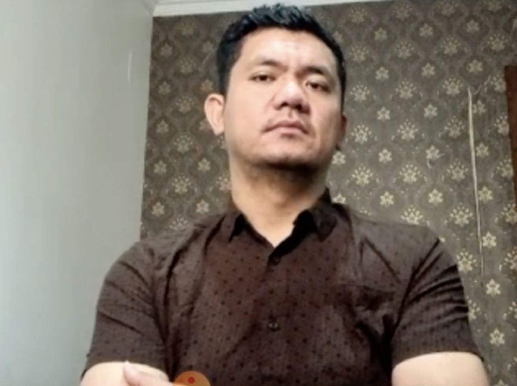 Pengacara Ungkap Sejumlah Kejanggalan Pria Bunuh Diri Live di TikTok Pengacara Ungkap Sejumlah Kejanggalan Pria Bunuh Diri Live di TikTok