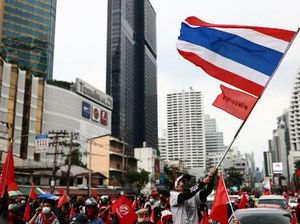 Peringati 15 Tahun Kudeta, Demonstran Serukan PM Thailand Mundur