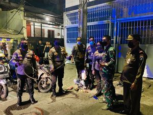 6 Orang Diamankan dalam Tawuran di Jakbar, Celurit-Golok Disita