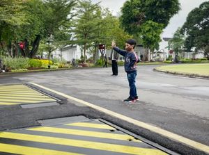Menggemaskan! Jan Ethes Main Bareng Jokowi di Yogya Usai Lama Tak Jumpa