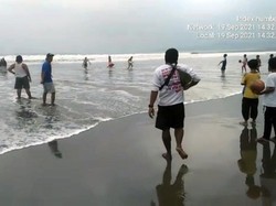 Tiga Wisatawan Tenggelam di Teluk Palabuhanratu, Satu Orang Hilang