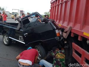 Pikap Tabrak Truk di Tol Pekalongan, 1 Tewas