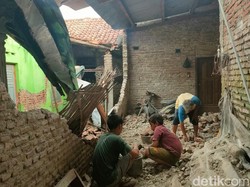 Angin Kencang Terjang Brebes, 21 Rumah Warga Rusak