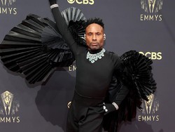 Aktor Billy Porter Tampil dengan Sayap di Emmy Awards 2021: Aku Ibu Peri