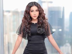 Chintya Ramlan Ziarah ke Makam Vanessa Angel, Kenang Momen Sering Curhat