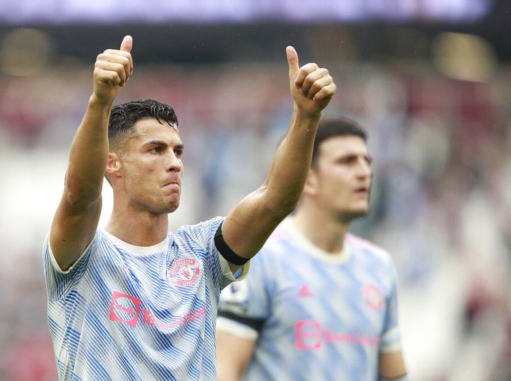Bayaran Selangit Ronaldo: Bisa Beli Honda BeAt Tiap 5 Menit, Sehari Dapat 2 Alphard Bayaran Selangit Ronaldo: Bisa Beli Honda BeAt Tiap 5 Menit, Sehari Dapat 2 Alphard