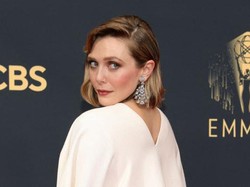 Ini Alasan Elizabeth Olsen Tak Mau Tonton Gala Premiere Doctor Strange 2