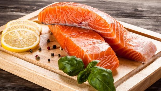 5 Fakta Garis-garis Putih yang Ada pada Daging Ikan Salmon
