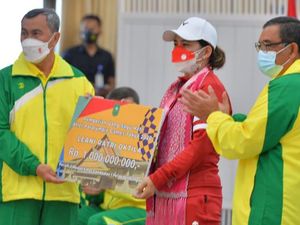 Gubernur Riau Beri Bonus Rp 1 M ke Peraih Emas Paralimpiade Leani Ratri