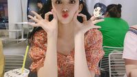 Guli Nazha, Wanita Tercantik Asia yang Hobi Makan Hot Pot