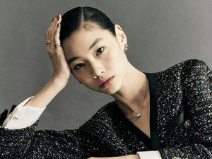 Gaya Jung Ho Yeon di Paris Fashion Week, Debut Catwalk Setelah Squid Game