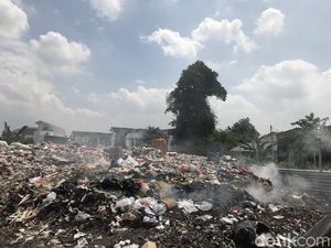 Asap Sampah di Pondok Betung Bikin Engap, Warga Pengidap Asma Tak Tahan Asap Sampah di Pondok Betung Bikin Engap, Warga Pengidap Asma Tak Tahan