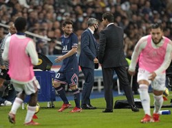 Messi Tidak Jabat Tangan Pochettino, Kesal Diganti?