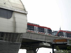 Begini Cara LRT Jabodebek yang Tabrakan Diturunkan dari Rel Begini Cara LRT Jabodebek yang Tabrakan Diturunkan dari Rel