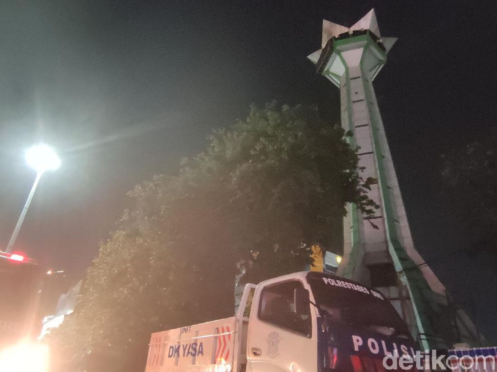 Viral Api Muncul di Menara Masjid Baiturrahman Semarang, Ini Faktanya