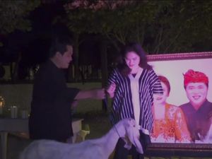 Kocak! HUT Pernikahan, Erick Thohir Kasih Kado Kambing ke Istri