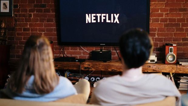 Nonton drakor di Netflix sekarang jadi lebih gampang karena bisa bayar pakai GoPay/Foto: pexels.com/cottonbro