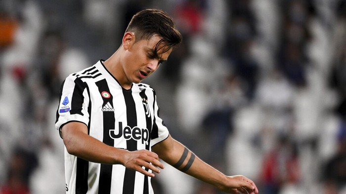 Juventus Paulo Dybala reacts during the Serie A soccer match between Juventus and AC Milan, at the Turin Allianz stadium, Italy, Sunday, Sept. 19, 2021. (Marco Alpozzi/LaPresse via AP)
