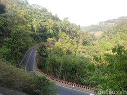 Aturan Kencan dengan Selimut Hidup-Dasar Jurang Jalan Cadas Pangeran di Sumedang