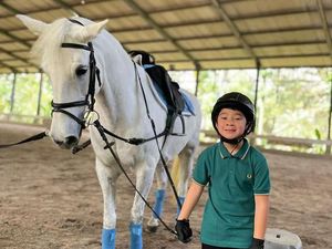 Bruk! Rafathar Jatuh dari Kuda Bruk! Rafathar Jatuh dari Kuda