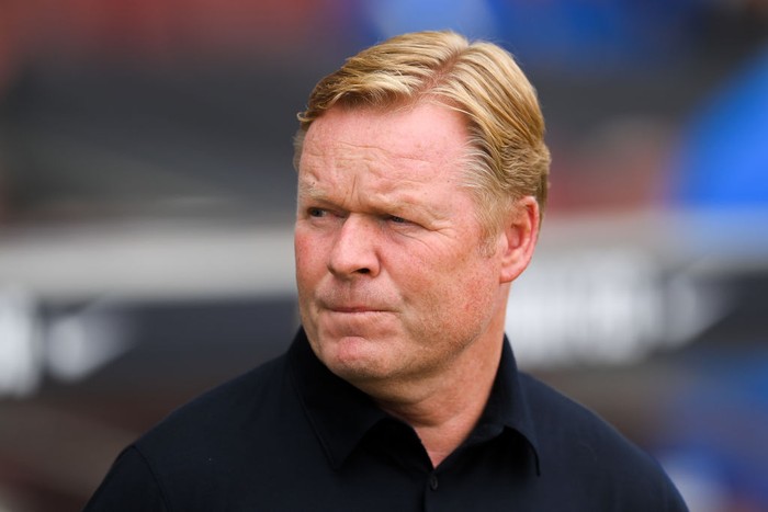BARCELONA, SPAIN - AUGUST 29: Head coach Ronald Koeman of FC Barcelona looks on during the La Liga Santader match between FC Barcelona and Getafe CF at Camp Nou on August 29, 2021 in Barcelona, Spain. (Photo by David Ramos/Getty Images)