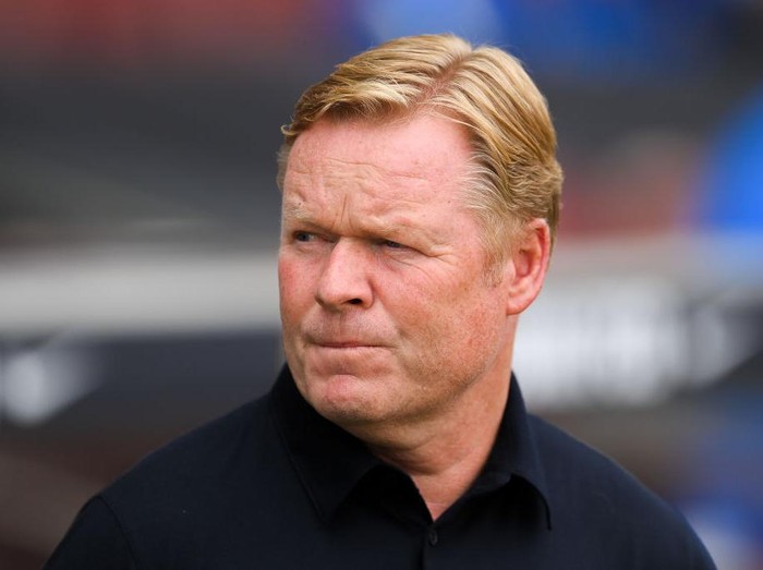 BARCELONA, SPAIN - AUGUST 29: Head coach Ronald Koeman of FC Barcelona looks on during the La Liga Santader match between FC Barcelona and Getafe CF at Camp Nou on August 29, 2021 in Barcelona, Spain. (Photo by David Ramos/Getty Images)