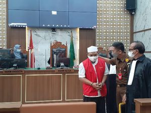 Kasus Hoax Babi Ngepet, Adam Ibrahim Dituntut 3 Tahun Bui Kasus Hoax Babi Ngepet, Adam Ibrahim Dituntut 3 Tahun Bui
