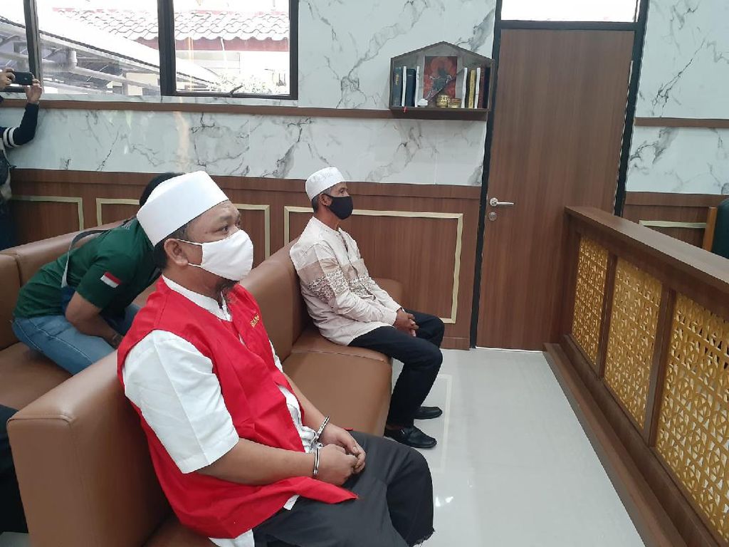 Hakim Tak Habis Pikir Adam Ibrahim Suruh Warga Bugil Tangkap Babi Ngepet