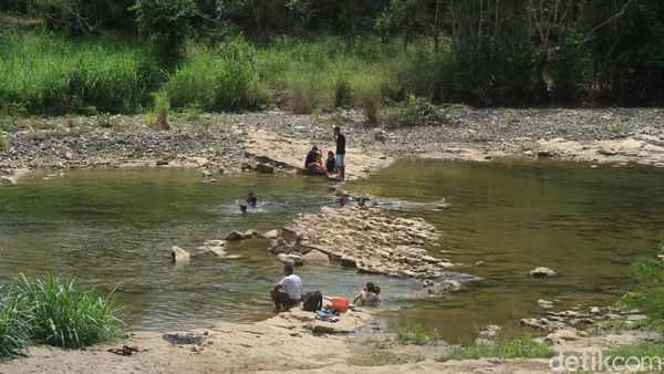 Foto: Sungai Oya, Hiburan Warga Gunungkidul Saat Tak Bisa Kemana-mana