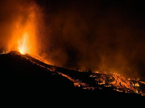 50 Tahun Tertidur, Gunung Cumbre Vieja di Spanyol Meletus
