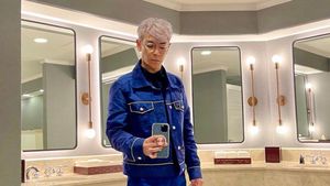 Gantengnya T.O.P BIGBANG Pamer Rambut Silver!
