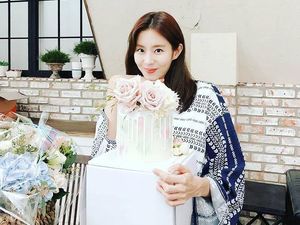 Berat Badan Naik 7 Kg, Uee Pamer Abs di Foto Terbaru