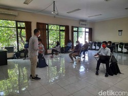 Hari Pertama PTM Terbatas di Unesa, Mahasiswa dan Dosen Merasa Canggung