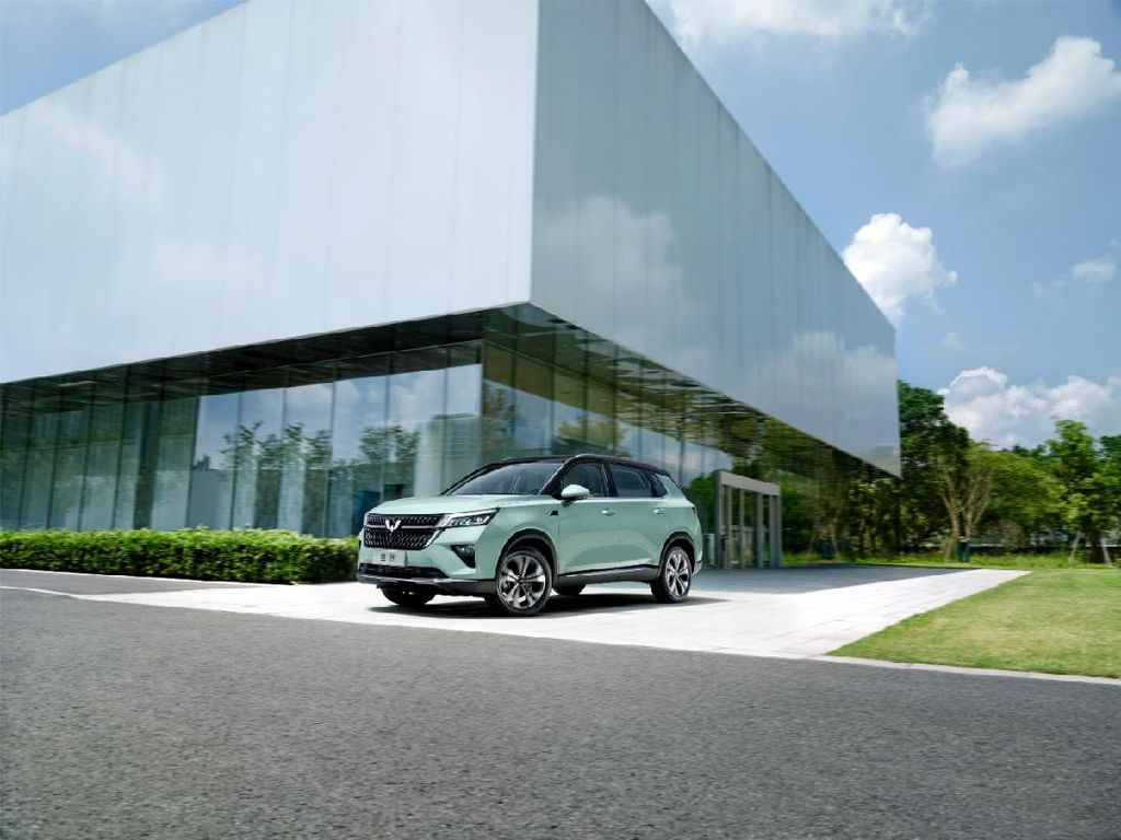 Murah Meriah! Ini SUV Baru Wuling Asta Cuma Rp 153 Jutaan Murah Meriah! Ini SUV Baru Wuling Asta Cuma Rp 153 Jutaan