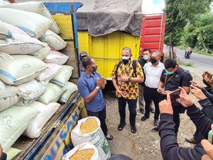 80 Ton Jagung dari Jokowi Belum Penuhi Kebutuhan Harian Peternak Blitar 80 Ton Jagung dari Jokowi Belum Penuhi Kebutuhan Harian Peternak Blitar