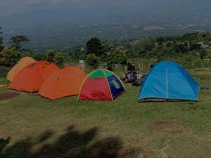 15 Tempat Camping di Bogor Buat Melepas Penat di Akhir Pekan 15 Tempat Camping di Bogor Buat Melepas Penat di Akhir Pekan
