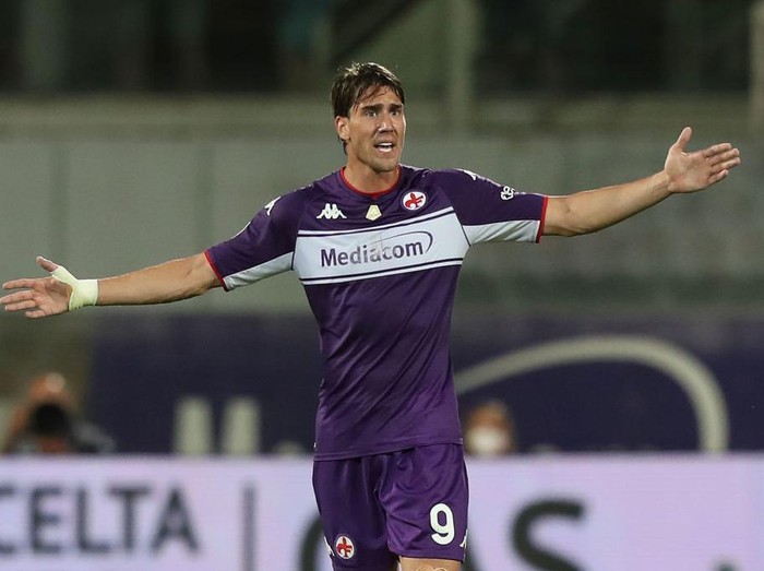 FLORENCE, ITALY - AUGUST 28: Dusan Vlahovic of ACF Fiorentina reacts during the Serie A match between ACF Fiorentina and Torino FC at Stadio Artemio Franchi on August 28, 2021 in Florence, Italy  (Photo by Gabriele Maltinti/Getty Images)