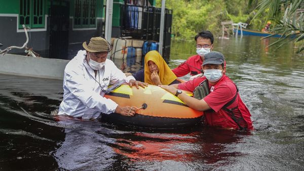 Warga Terdampak Banjir Palangkaraya Mulai Dievakuasi