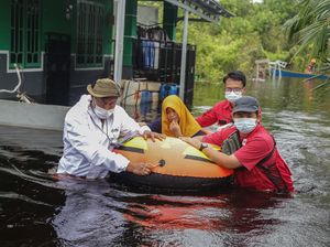 Warga Terdampak Banjir Palangkaraya Mulai Dievakuasi