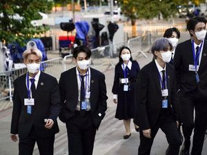Menopang Generasi Pandemial Menopang Generasi Pandemial