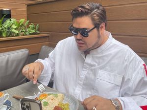 Ivan Gunawan, Desainer Kondang yang Juga Punya Bisnis Es Kopi Susu