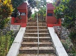 Melihat Makam Pangeran Benowo yang Dipercaya Ada di Wonosalam Jombang